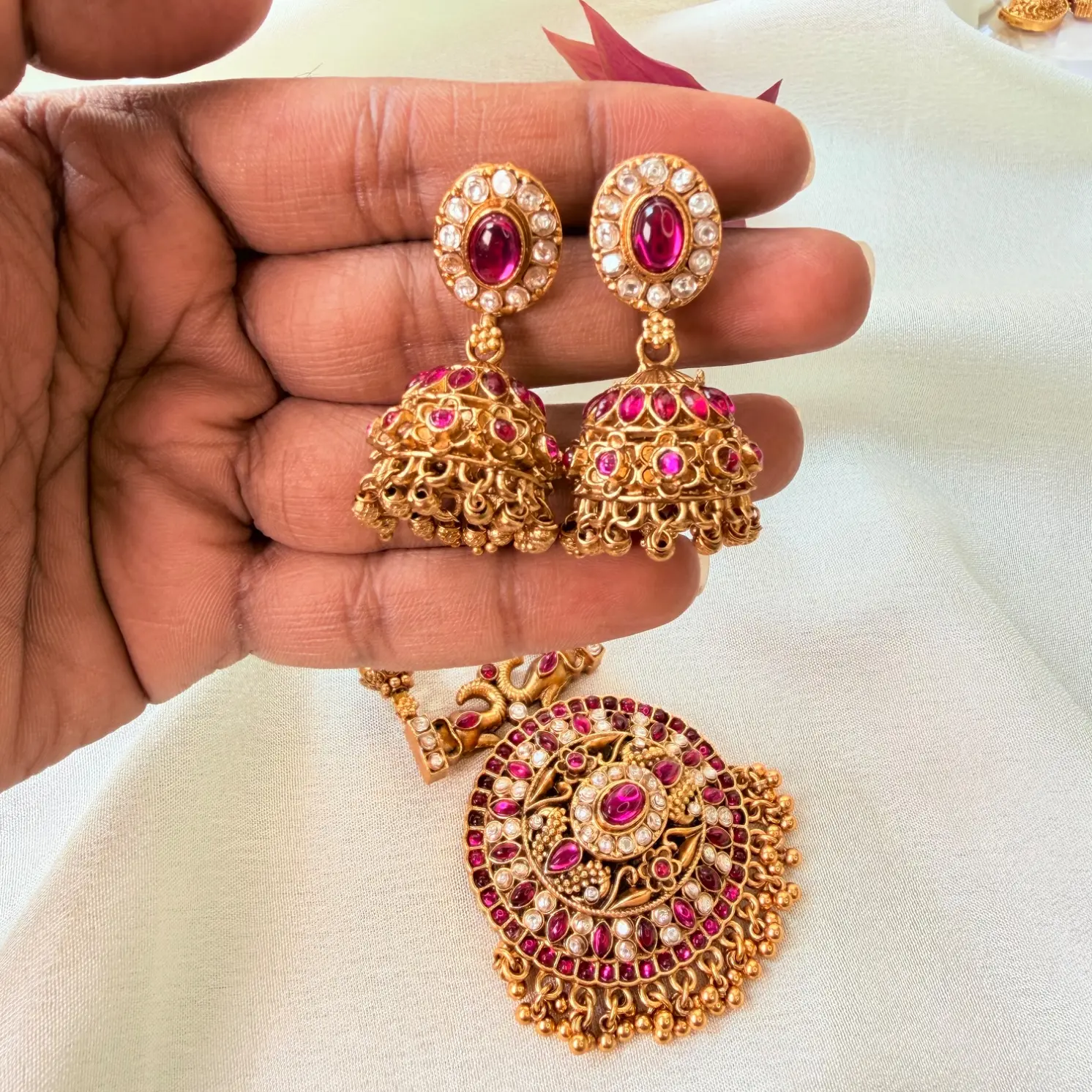 Pearl Beaded Antique Gold Pendant Necklace Set
