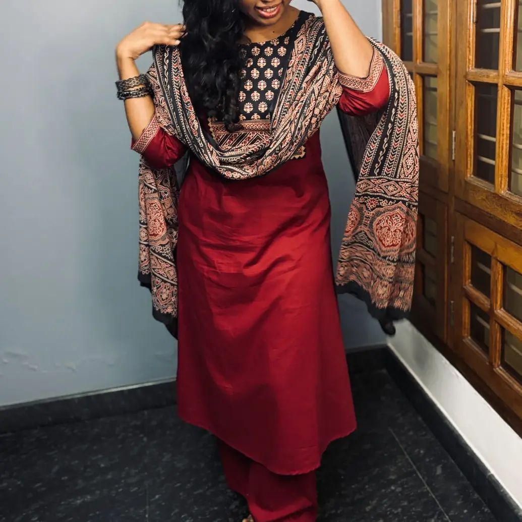 Ruby Noir Kurta Set - H001