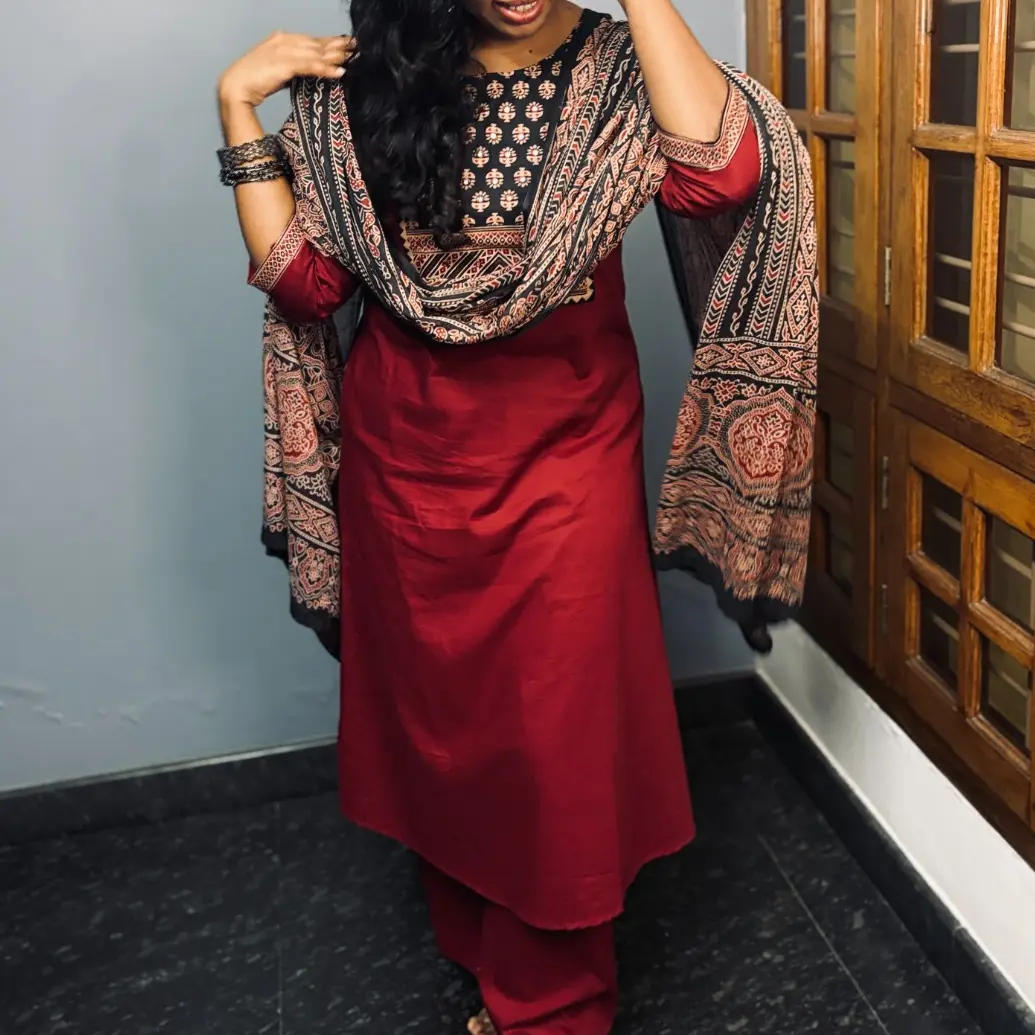 Ruby Noir Kurta Set - H001