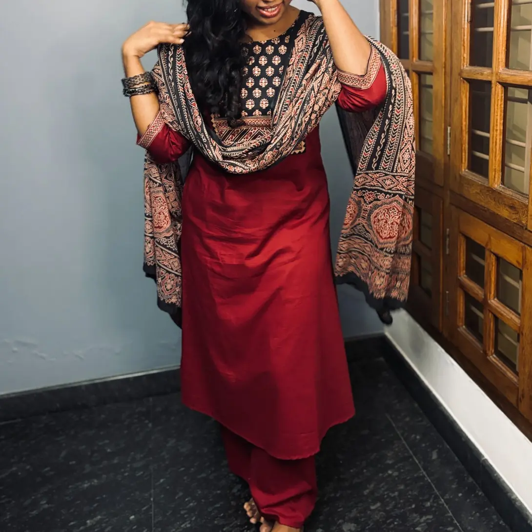Ruby Noir Kurta Set - H001