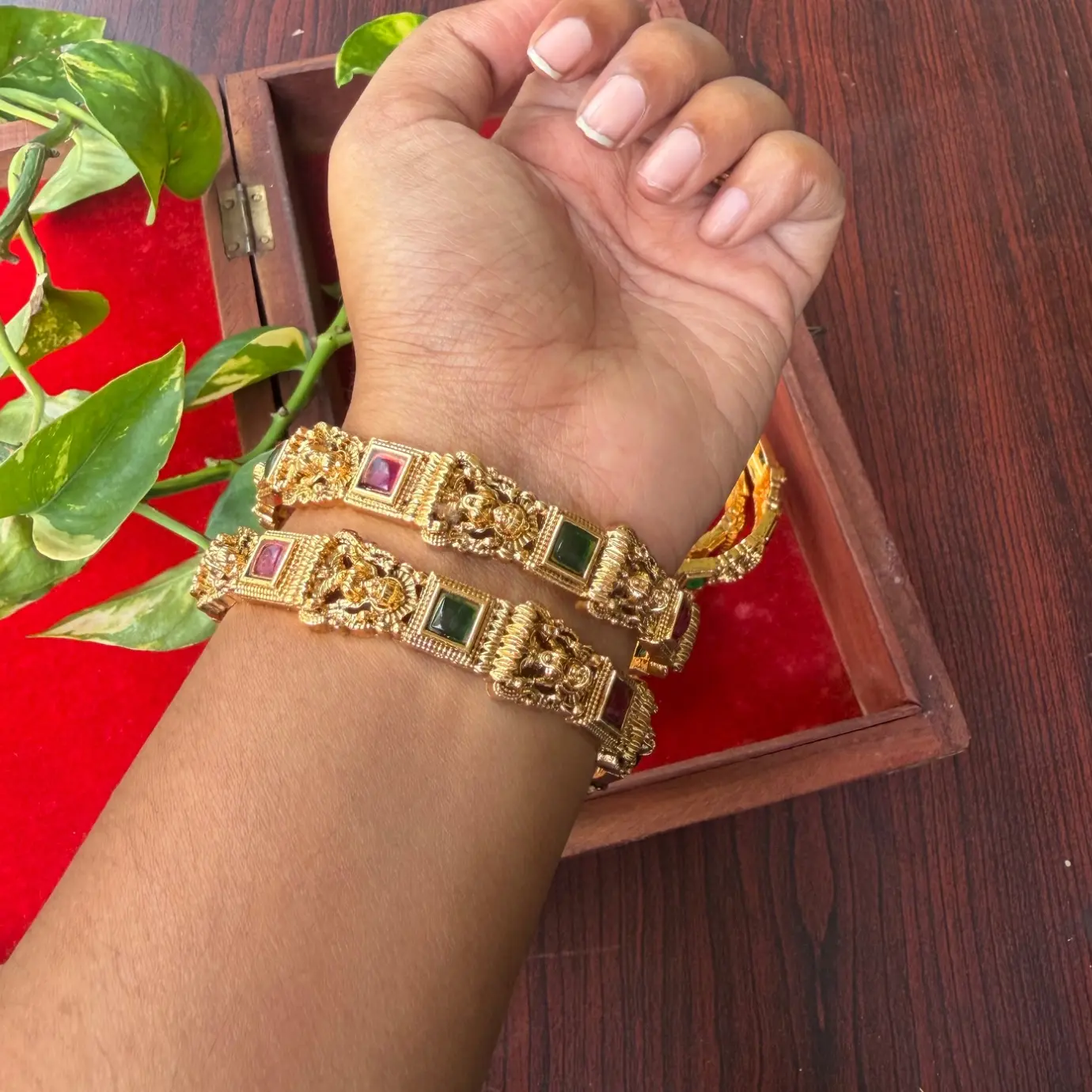 Lakshmi Kundan Bangles