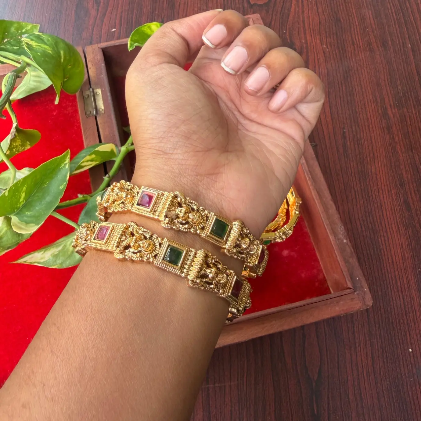 Lakshmi Kundan Bangles