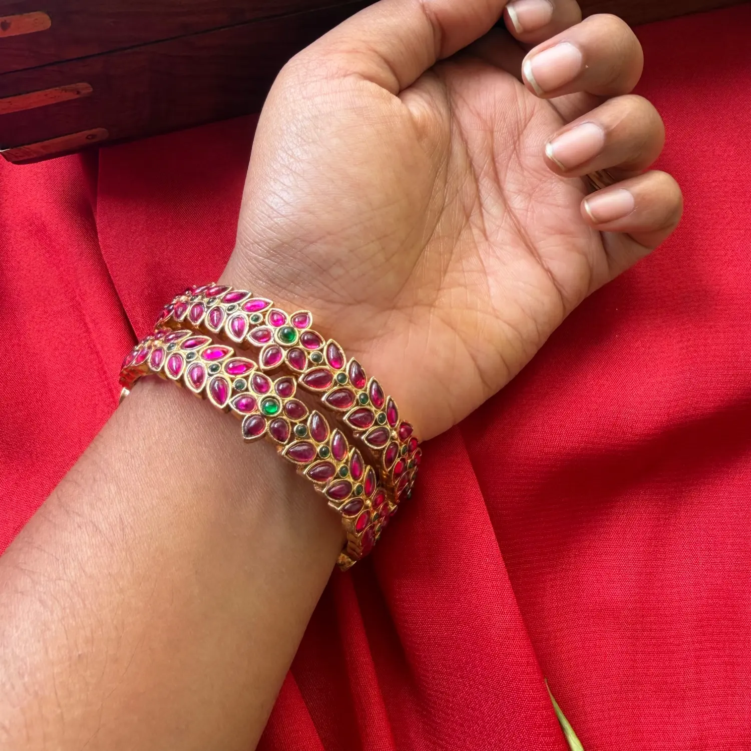 Floral Kundan bangles